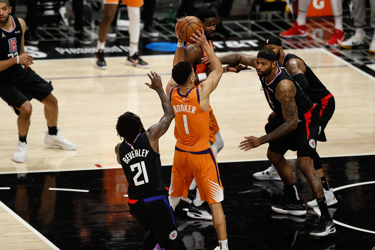 包含浓眉哥连续三场比赛得分超过重要助攻，利物浦不断突破！的词条